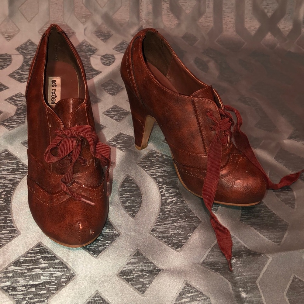 Oxford heel